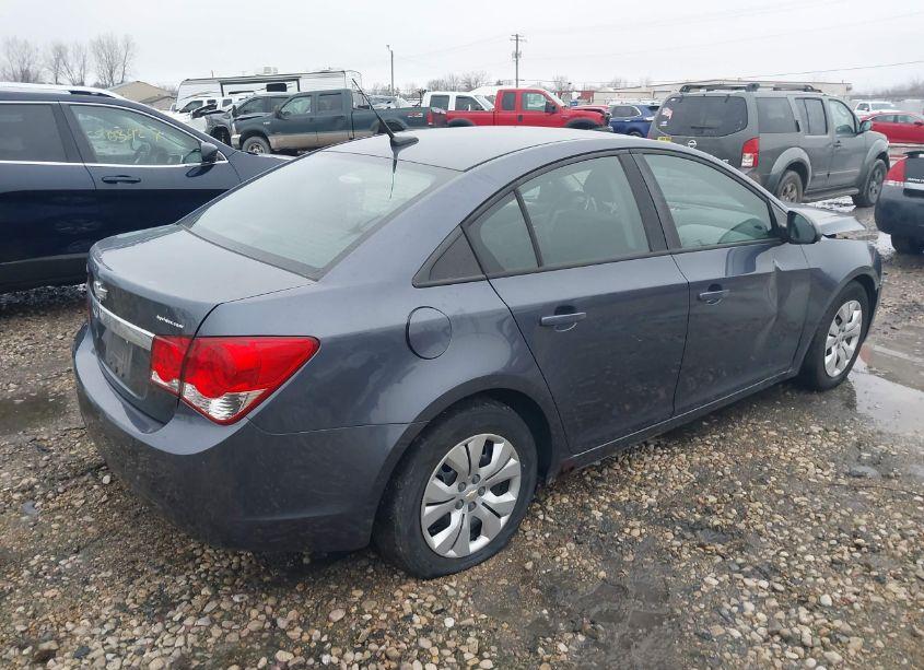 Photo 4 of 2013 Chevrolet Cruze LS AUTO (VIN 1G1PA5SH5D7150834)