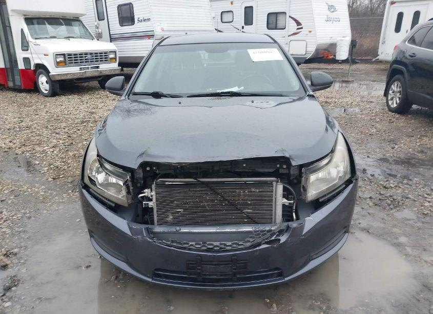 Photo 6 of 2013 Chevrolet Cruze LS AUTO (VIN 1G1PA5SH5D7150834)