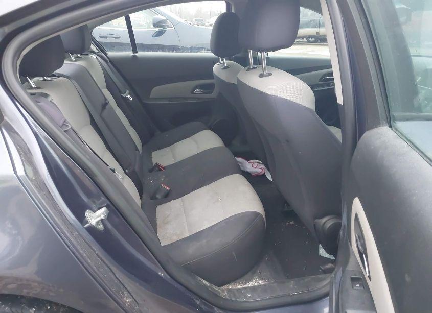 Photo 8 of 2013 Chevrolet Cruze LS AUTO (VIN 1G1PA5SH5D7150834)