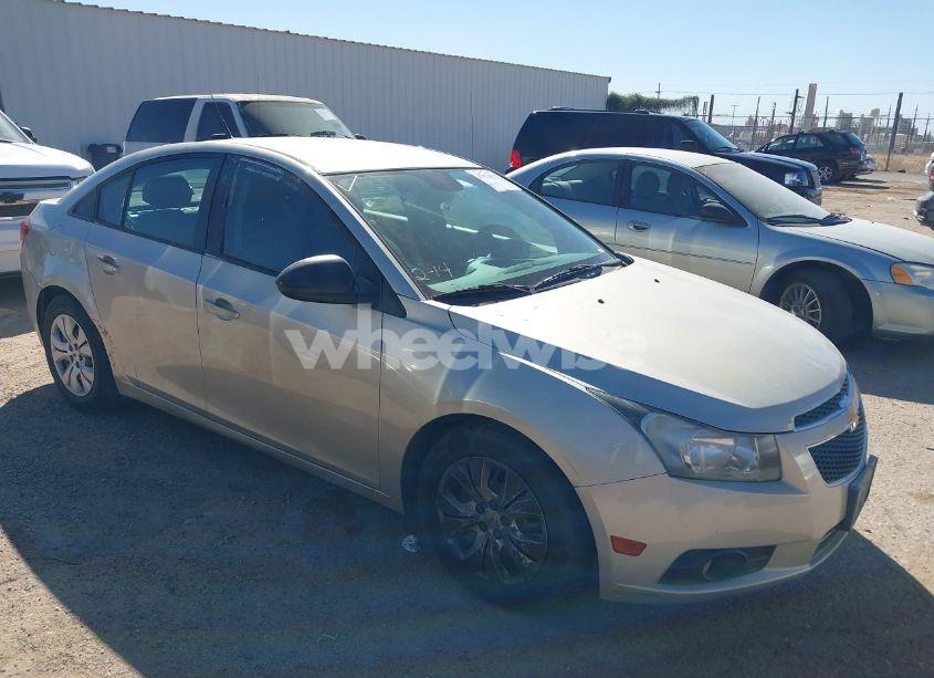 2013 Chevrolet Cruze LS AUTO (VIN 1G1PA5SH5D7153295) main photo