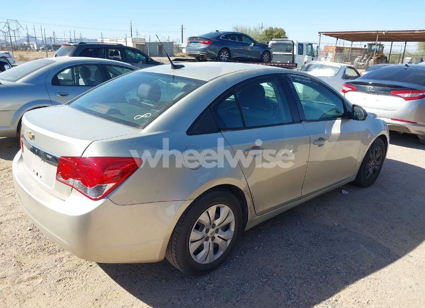 Photo 4 of 2013 Chevrolet Cruze LS AUTO (VIN 1G1PA5SH5D7153295)