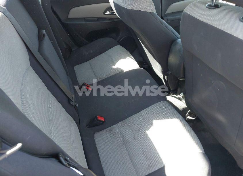 Photo 8 of 2013 Chevrolet Cruze LS AUTO (VIN 1G1PA5SH5D7153295)