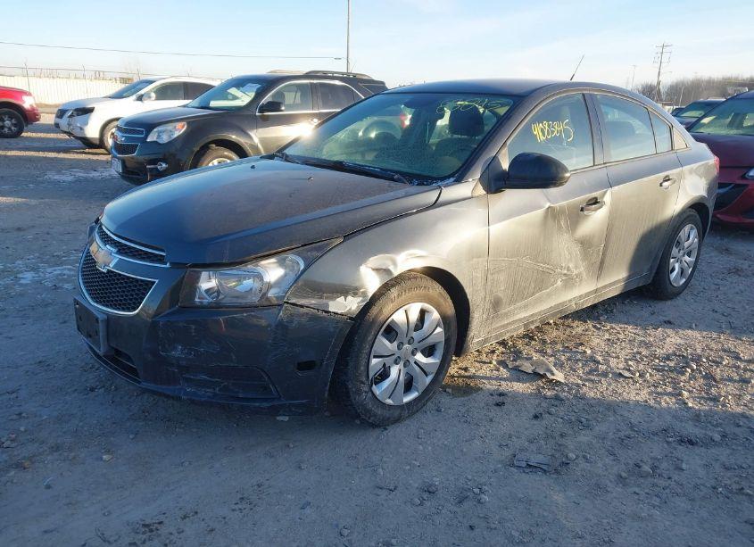 Photo 2 of 2013 Chevrolet Cruze LS AUTO (VIN 1G1PA5SH5D7195014)