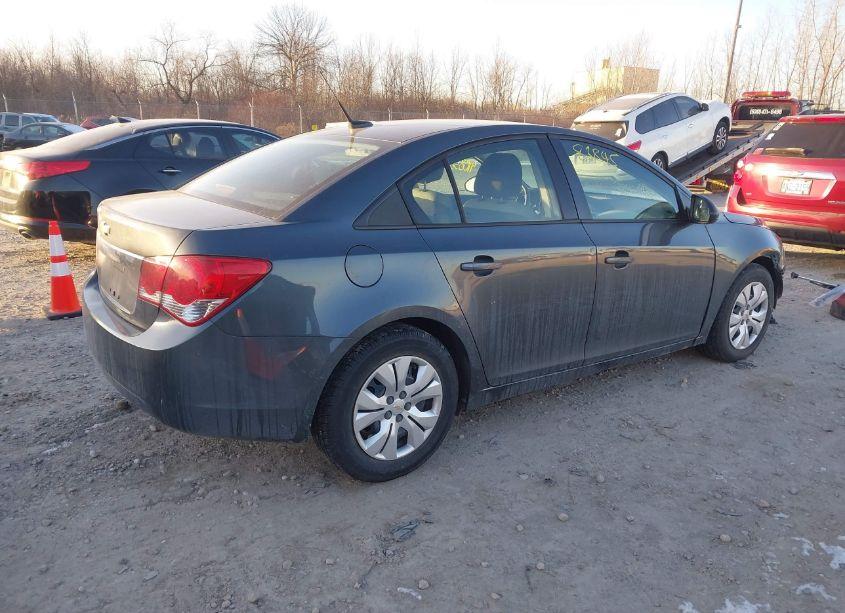 Photo 4 of 2013 Chevrolet Cruze LS AUTO (VIN 1G1PA5SH5D7195014)