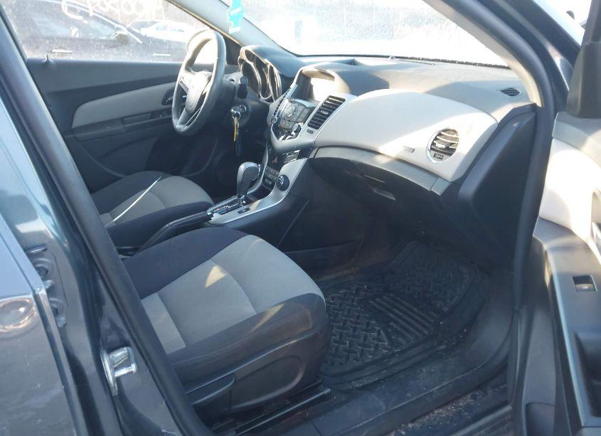 Photo 5 of 2013 Chevrolet Cruze LS AUTO (VIN 1G1PA5SH5D7195014)