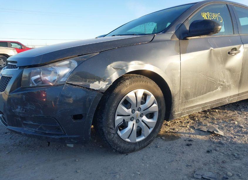 Photo 6 of 2013 Chevrolet Cruze LS AUTO (VIN 1G1PA5SH5D7195014)