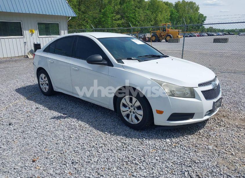 2013 Chevrolet Cruze LS AUTO (VIN 1G1PA5SH5D7196552) main photo