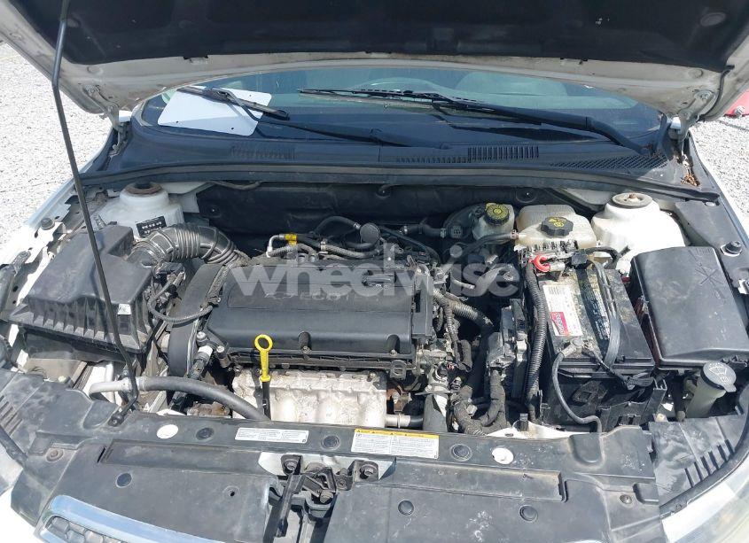 Photo 10 of 2013 Chevrolet Cruze LS AUTO (VIN 1G1PA5SH5D7196552)