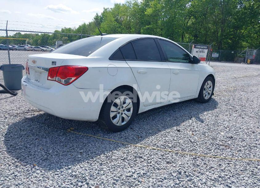 Photo 4 of 2013 Chevrolet Cruze LS AUTO (VIN 1G1PA5SH5D7196552)