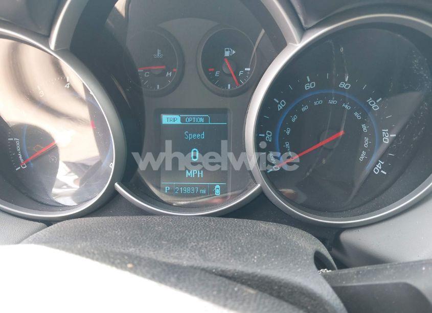 Photo 7 of 2013 Chevrolet Cruze LS AUTO (VIN 1G1PA5SH5D7196552)