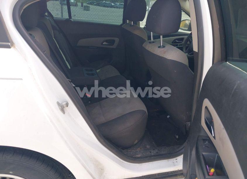 Photo 8 of 2013 Chevrolet Cruze LS AUTO (VIN 1G1PA5SH5D7196552)