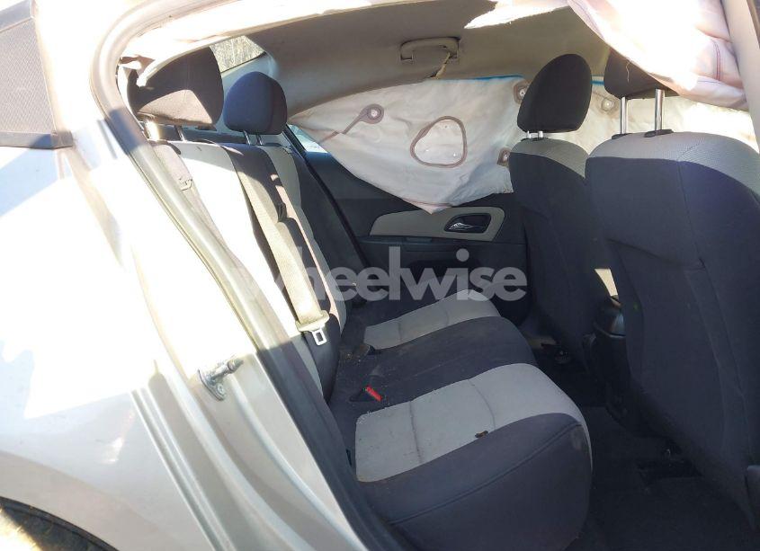 Photo 8 of 2013 Chevrolet Cruze LS AUTO (VIN 1G1PA5SH5D7254823)