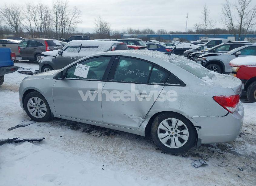 Photo 6 of 2013 Chevrolet Cruze LS AUTO (VIN 1G1PA5SH5D7283576)