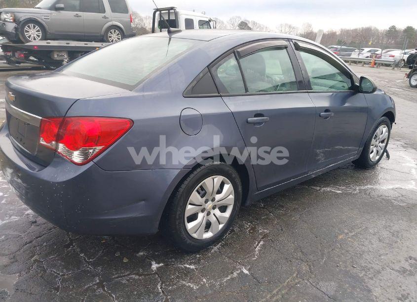 Photo 4 of 2013 Chevrolet Cruze LS AUTO (VIN 1G1PA5SH5D7295453)
