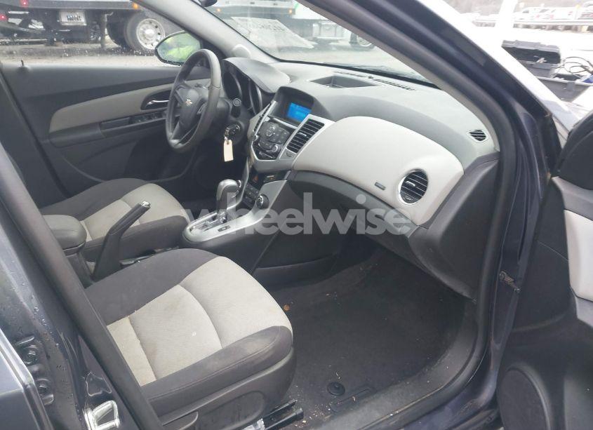 Photo 5 of 2013 Chevrolet Cruze LS AUTO (VIN 1G1PA5SH5D7295453)