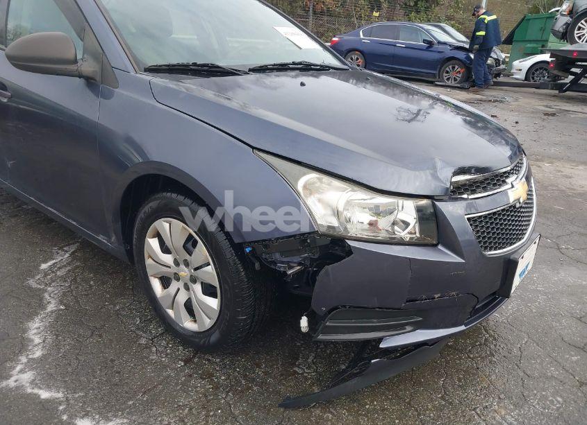 Photo 6 of 2013 Chevrolet Cruze LS AUTO (VIN 1G1PA5SH5D7295453)