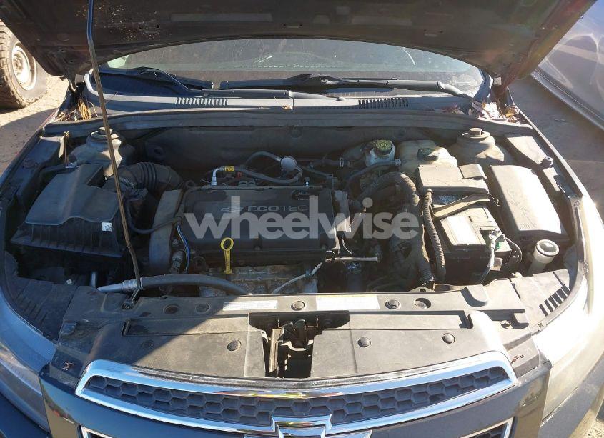 Photo 10 of 2014 Chevrolet Cruze LS AUTO (VIN 1G1PA5SH5E7106625)