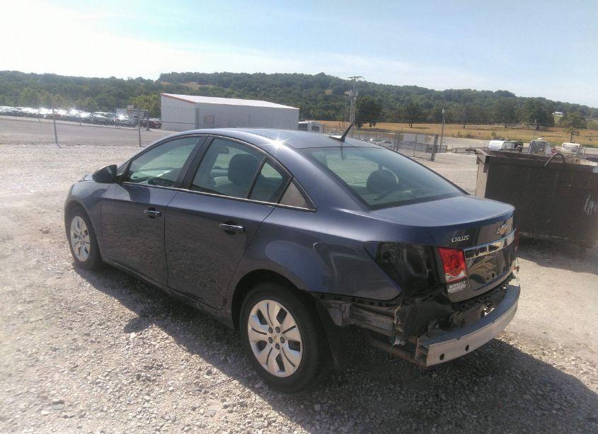 Photo 3 of 2014 Chevrolet Cruze LS AUTO (VIN 1G1PA5SH5E7139432)