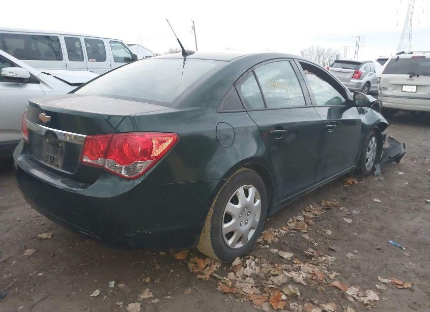 Photo 4 of 2014 Chevrolet Cruze LS AUTO (VIN 1G1PA5SH5E7189182)