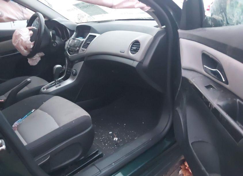 Photo 5 of 2014 Chevrolet Cruze LS AUTO (VIN 1G1PA5SH5E7189182)