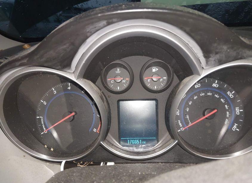 Photo 7 of 2014 Chevrolet Cruze LS AUTO (VIN 1G1PA5SH5E7189182)