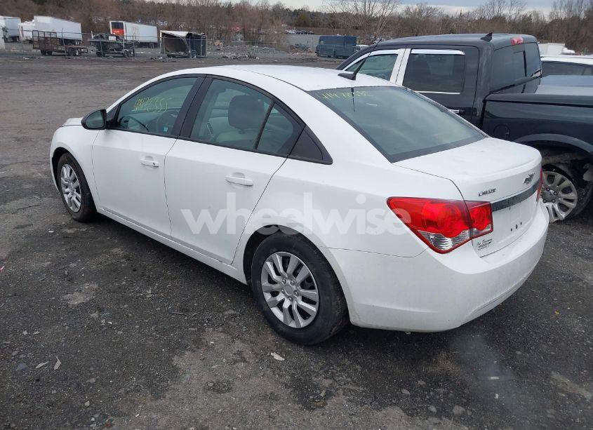 Photo 3 of 2014 Chevrolet Cruze LS AUTO (VIN 1G1PA5SH5E7201220)