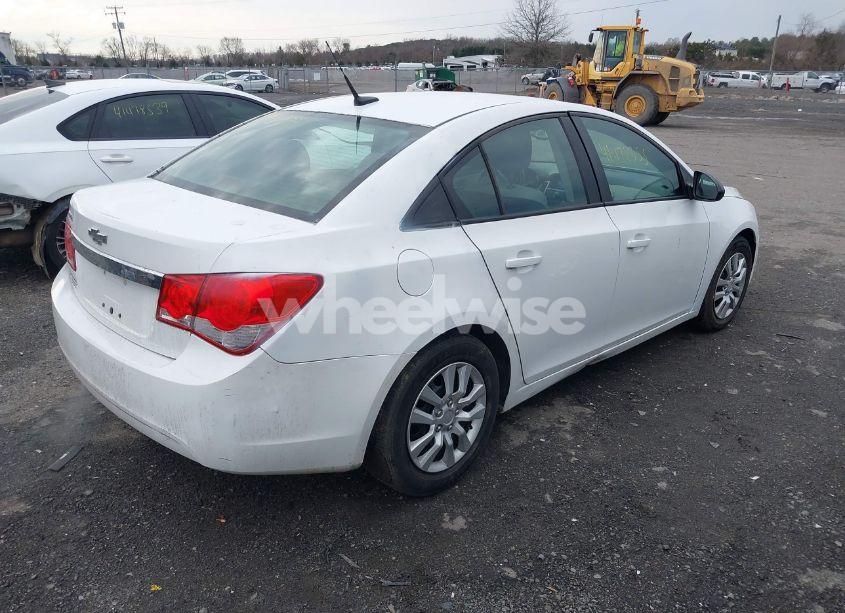 Photo 4 of 2014 Chevrolet Cruze LS AUTO (VIN 1G1PA5SH5E7201220)
