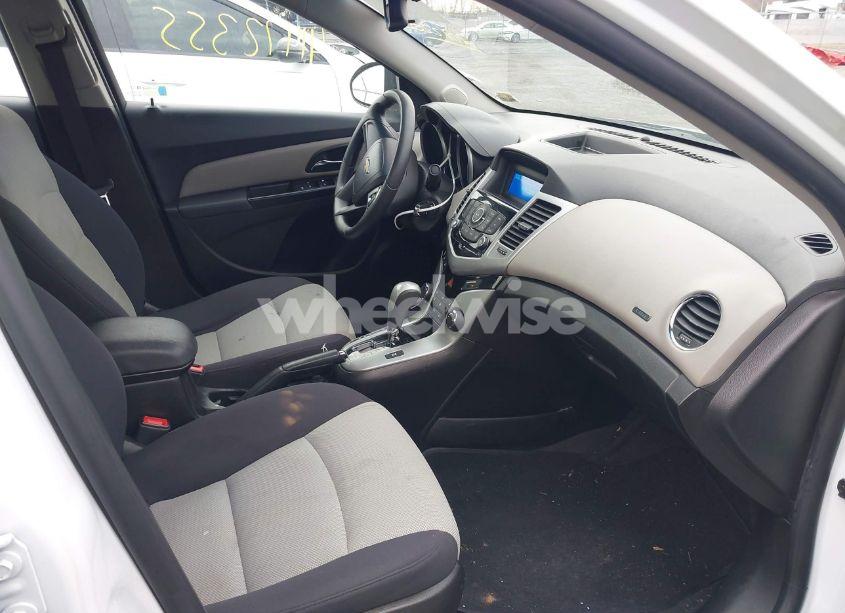 Photo 5 of 2014 Chevrolet Cruze LS AUTO (VIN 1G1PA5SH5E7201220)