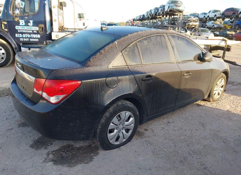 Photo 4 of 2014 Chevrolet Cruze LS AUTO (VIN 1G1PA5SH5E7208779)