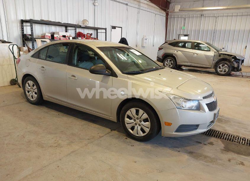 2014 Chevrolet Cruze LS AUTO (VIN 1G1PA5SH5E7231298) main photo