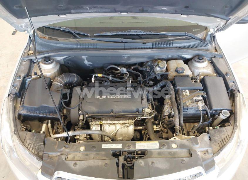 Photo 10 of 2014 Chevrolet Cruze LS AUTO (VIN 1G1PA5SH5E7231298)