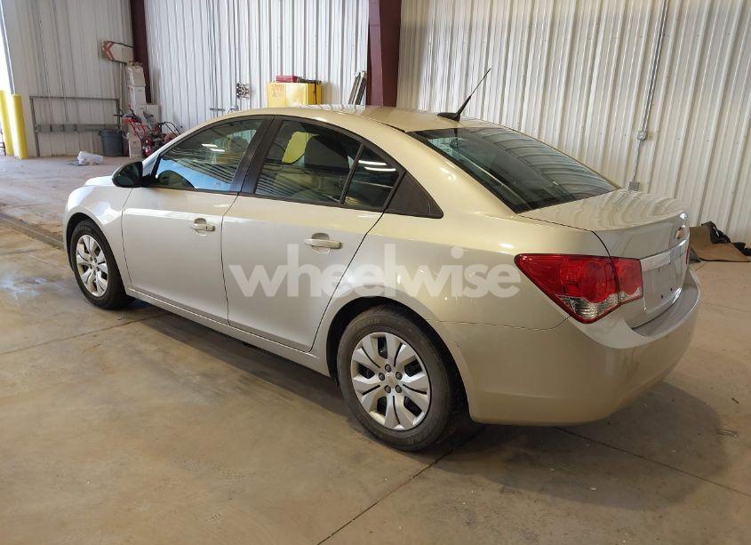 Photo 3 of 2014 Chevrolet Cruze LS AUTO (VIN 1G1PA5SH5E7231298)
