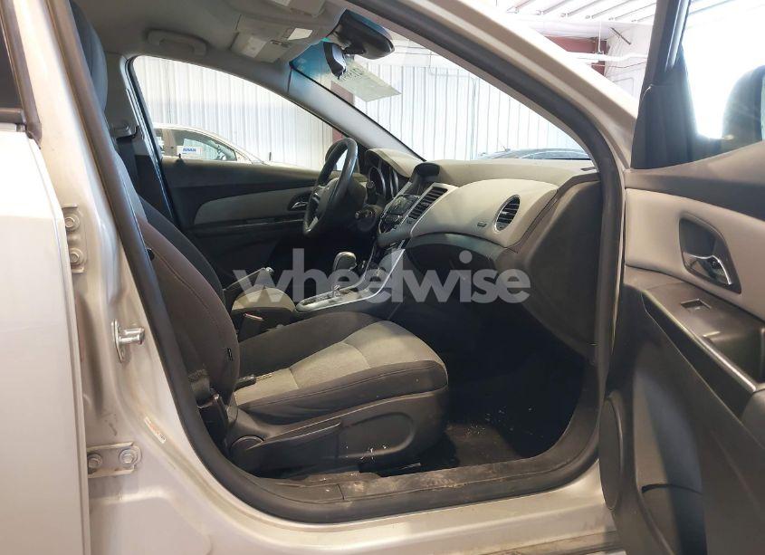 Photo 5 of 2014 Chevrolet Cruze LS AUTO (VIN 1G1PA5SH5E7231298)