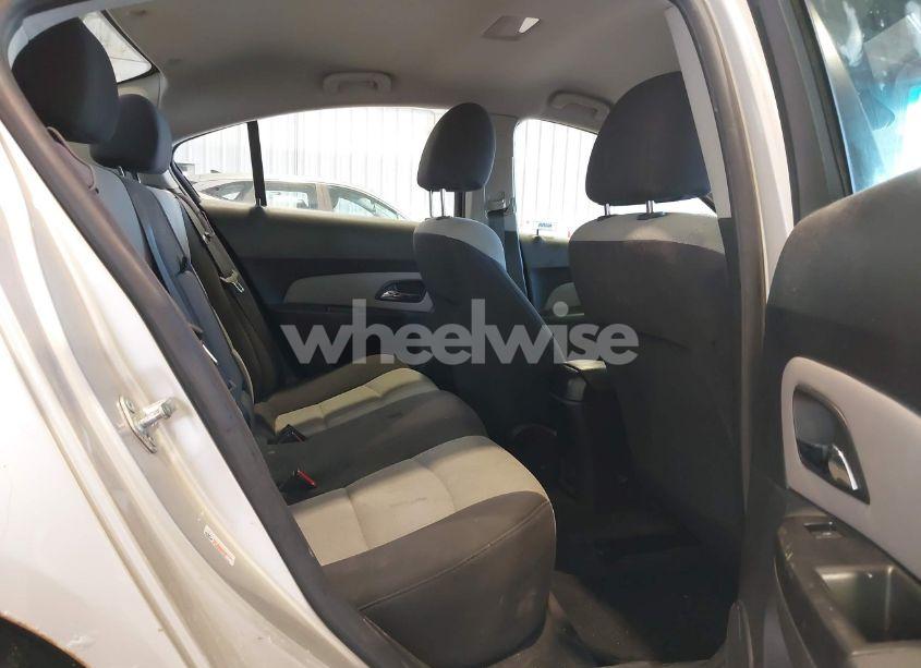 Photo 8 of 2014 Chevrolet Cruze LS AUTO (VIN 1G1PA5SH5E7231298)