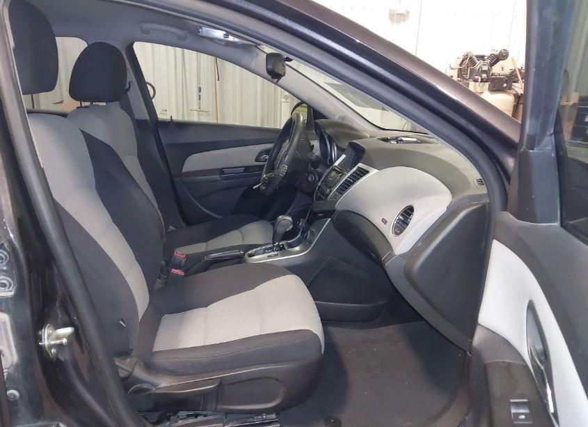 Photo 5 of 2014 Chevrolet Cruze LS AUTO (VIN 1G1PA5SH5E7272319)