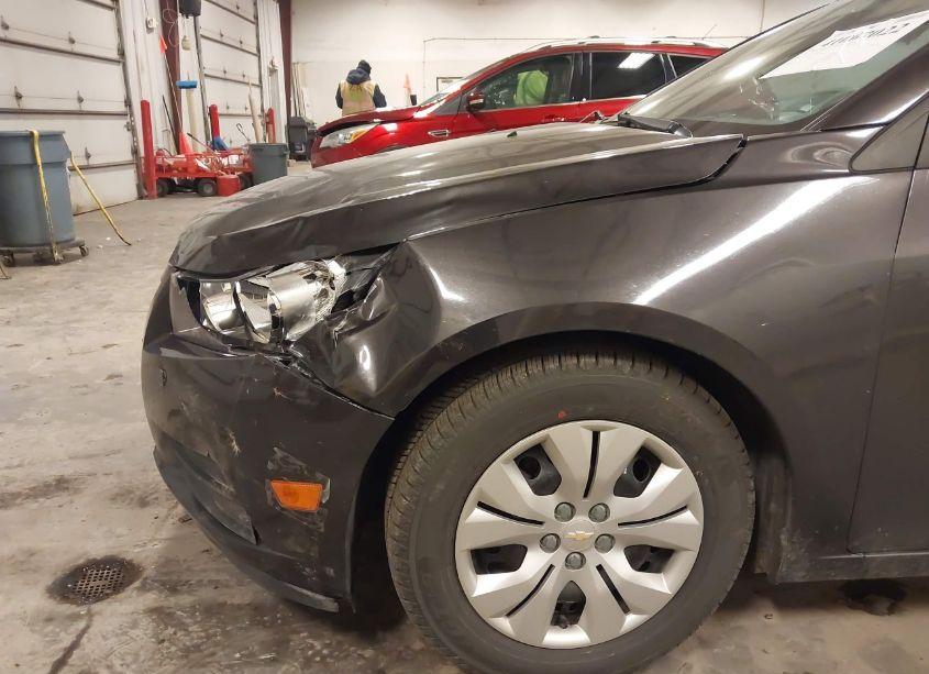 Photo 6 of 2014 Chevrolet Cruze LS AUTO (VIN 1G1PA5SH5E7272319)