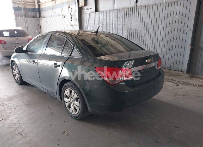 Photo 3 of 2014 Chevrolet Cruze LS AUTO (VIN 1G1PA5SH5E7296717)