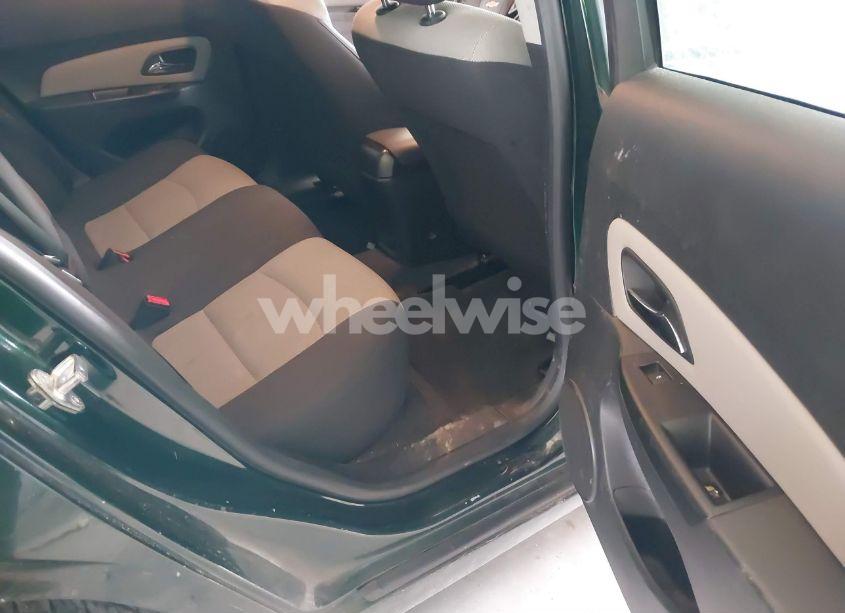 Photo 8 of 2014 Chevrolet Cruze LS AUTO (VIN 1G1PA5SH5E7296717)