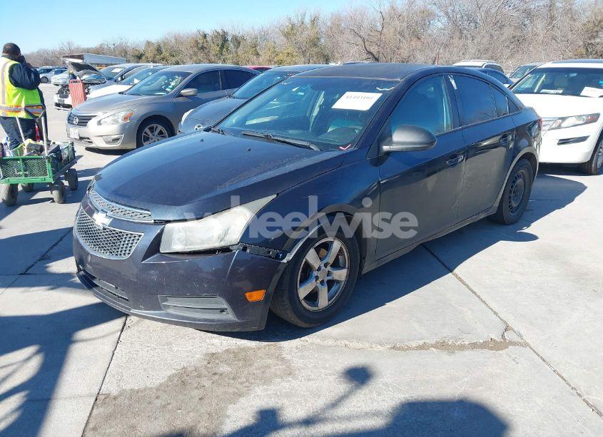 Photo 2 of 2014 Chevrolet Cruze LS AUTO (VIN 1G1PA5SH5E7455378)