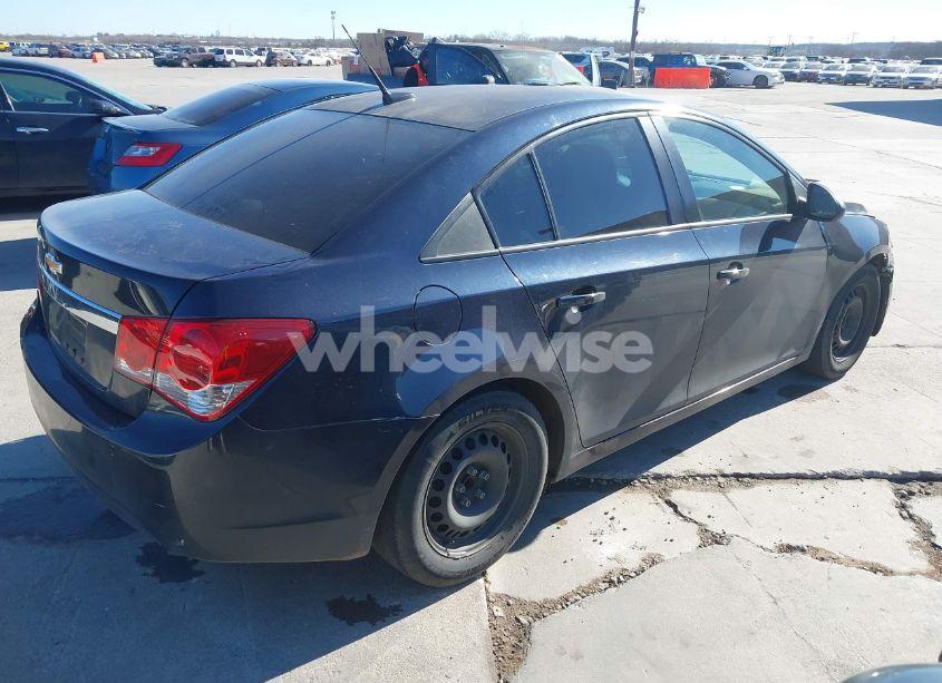 Photo 4 of 2014 Chevrolet Cruze LS AUTO (VIN 1G1PA5SH5E7455378)