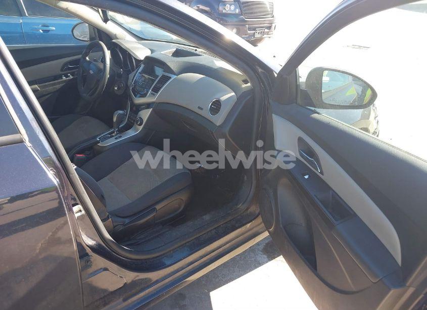 Photo 5 of 2014 Chevrolet Cruze LS AUTO (VIN 1G1PA5SH5E7455378)