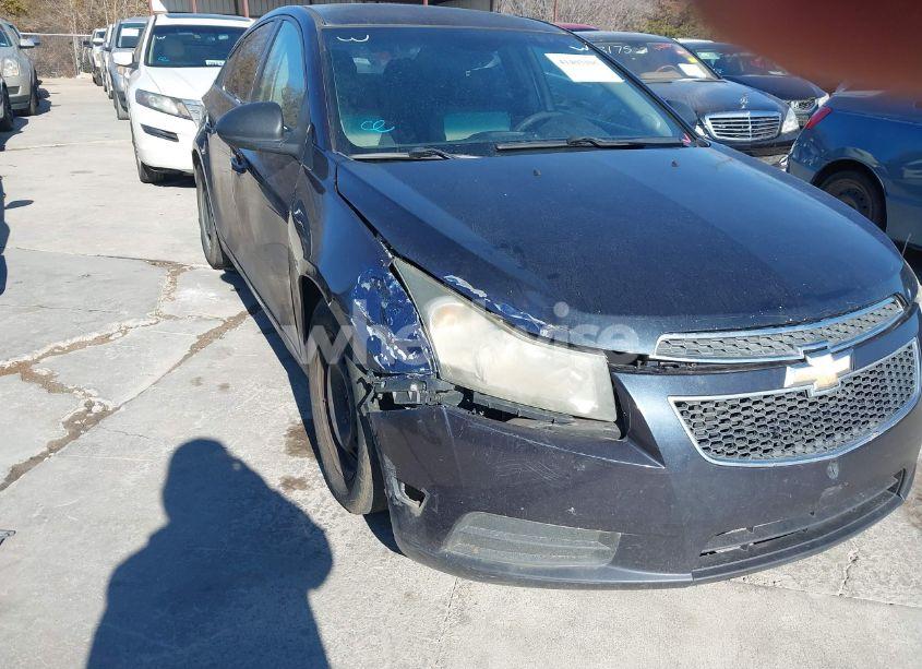 Photo 6 of 2014 Chevrolet Cruze LS AUTO (VIN 1G1PA5SH5E7455378)