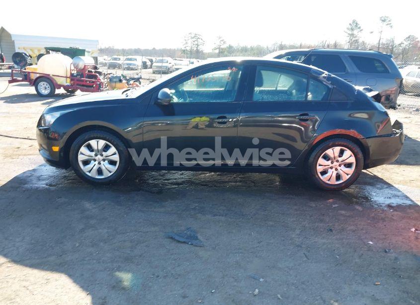 Photo 14 of 2014 Chevrolet Cruze LS AUTO (VIN 1G1PA5SH5E7484329)