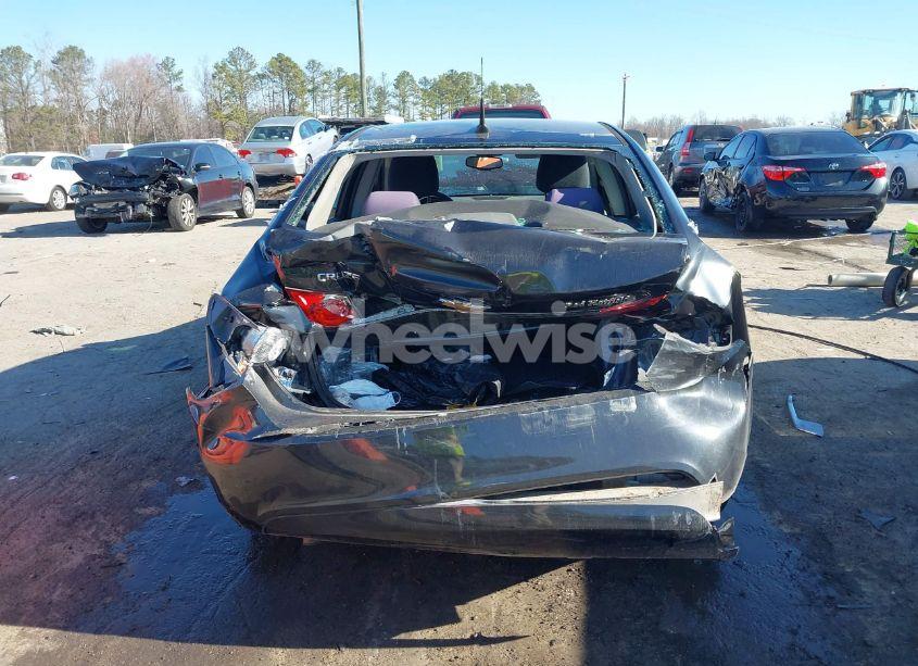 Photo 16 of 2014 Chevrolet Cruze LS AUTO (VIN 1G1PA5SH5E7484329)