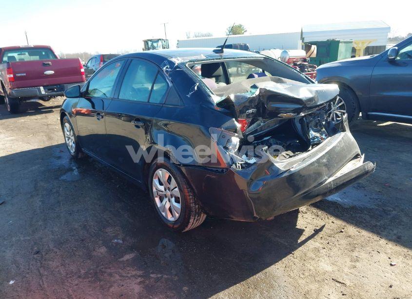 Photo 3 of 2014 Chevrolet Cruze LS AUTO (VIN 1G1PA5SH5E7484329)