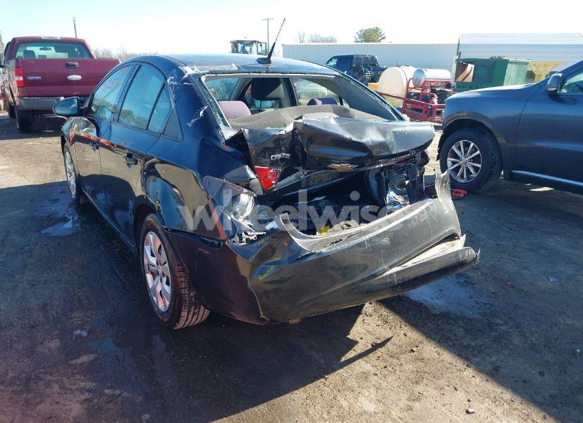 Photo 6 of 2014 Chevrolet Cruze LS AUTO (VIN 1G1PA5SH5E7484329)