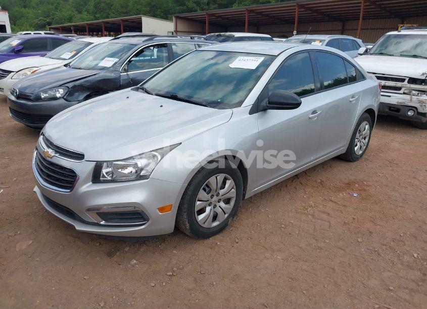 Photo 2 of 2015 Chevrolet Cruze LS AUTO (VIN 1G1PA5SH5F7122535)