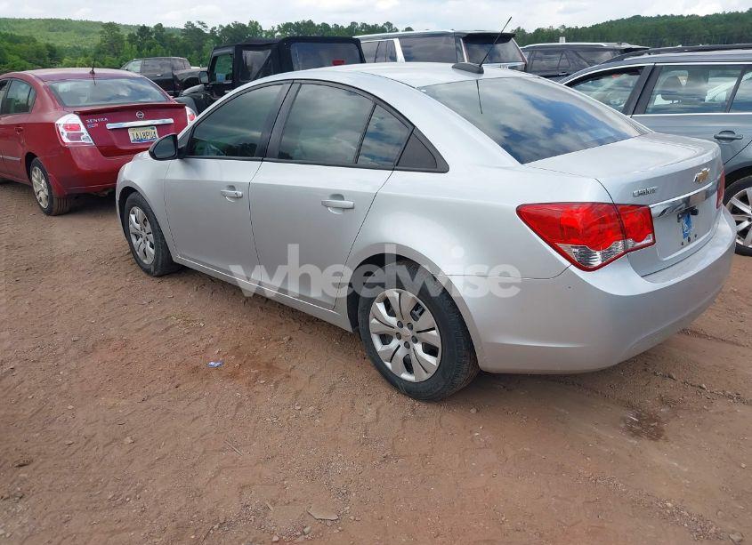 Photo 3 of 2015 Chevrolet Cruze LS AUTO (VIN 1G1PA5SH5F7122535)