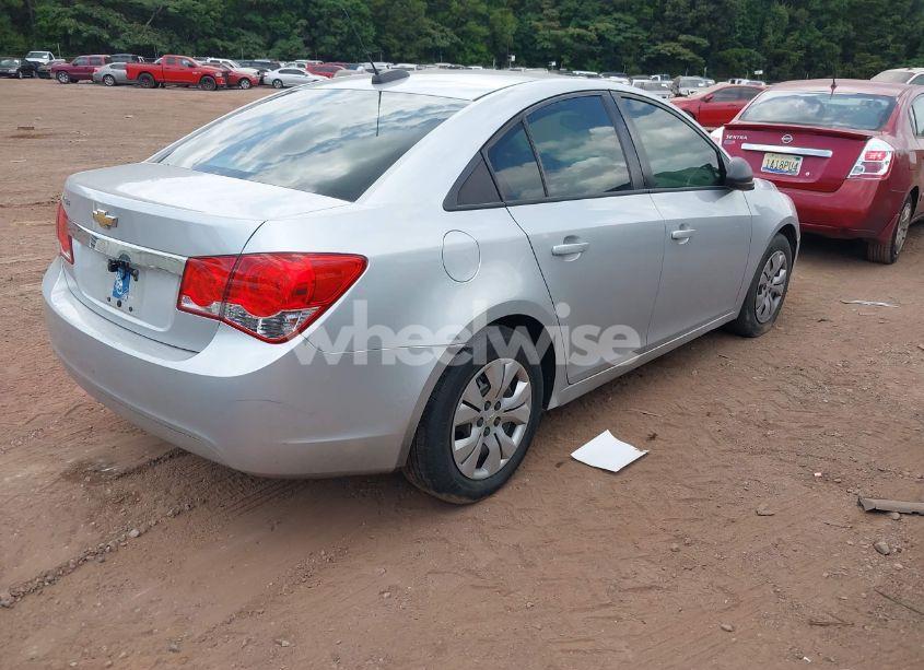 Photo 4 of 2015 Chevrolet Cruze LS AUTO (VIN 1G1PA5SH5F7122535)