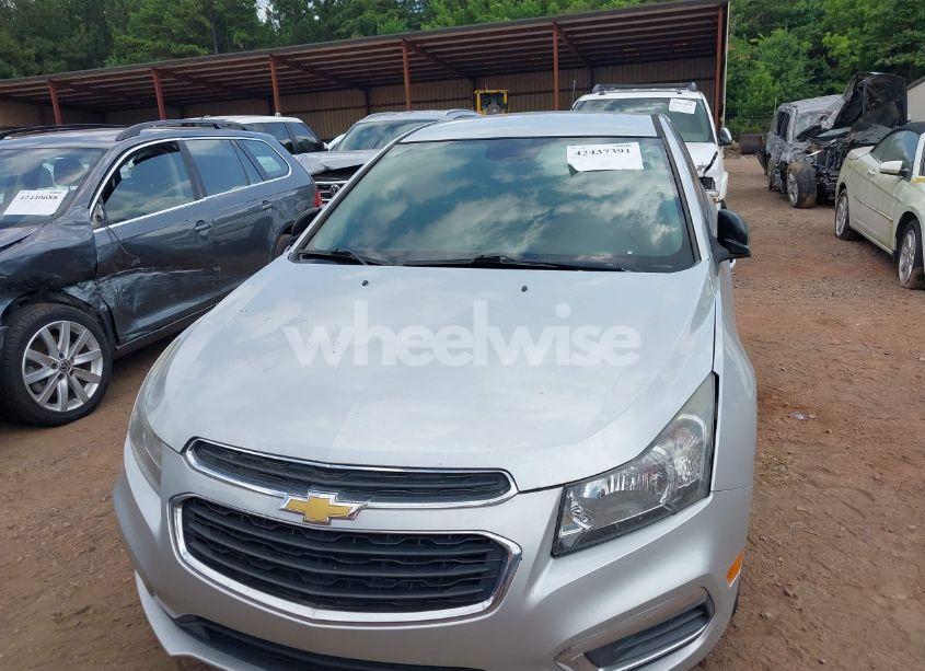 Photo 6 of 2015 Chevrolet Cruze LS AUTO (VIN 1G1PA5SH5F7122535)